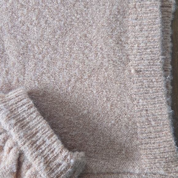 Vici Light Orange Brown Balloon Sleeve Crop Sweater Size Medium - Picture 8 of 9